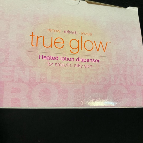 ConAir True Glow Heated Lotion Dispenser. Brand new in box. - Picture 6 of 6